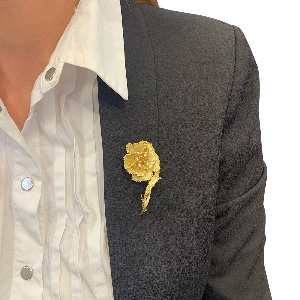 Yellow gold and diamond flower brooch - Image 2