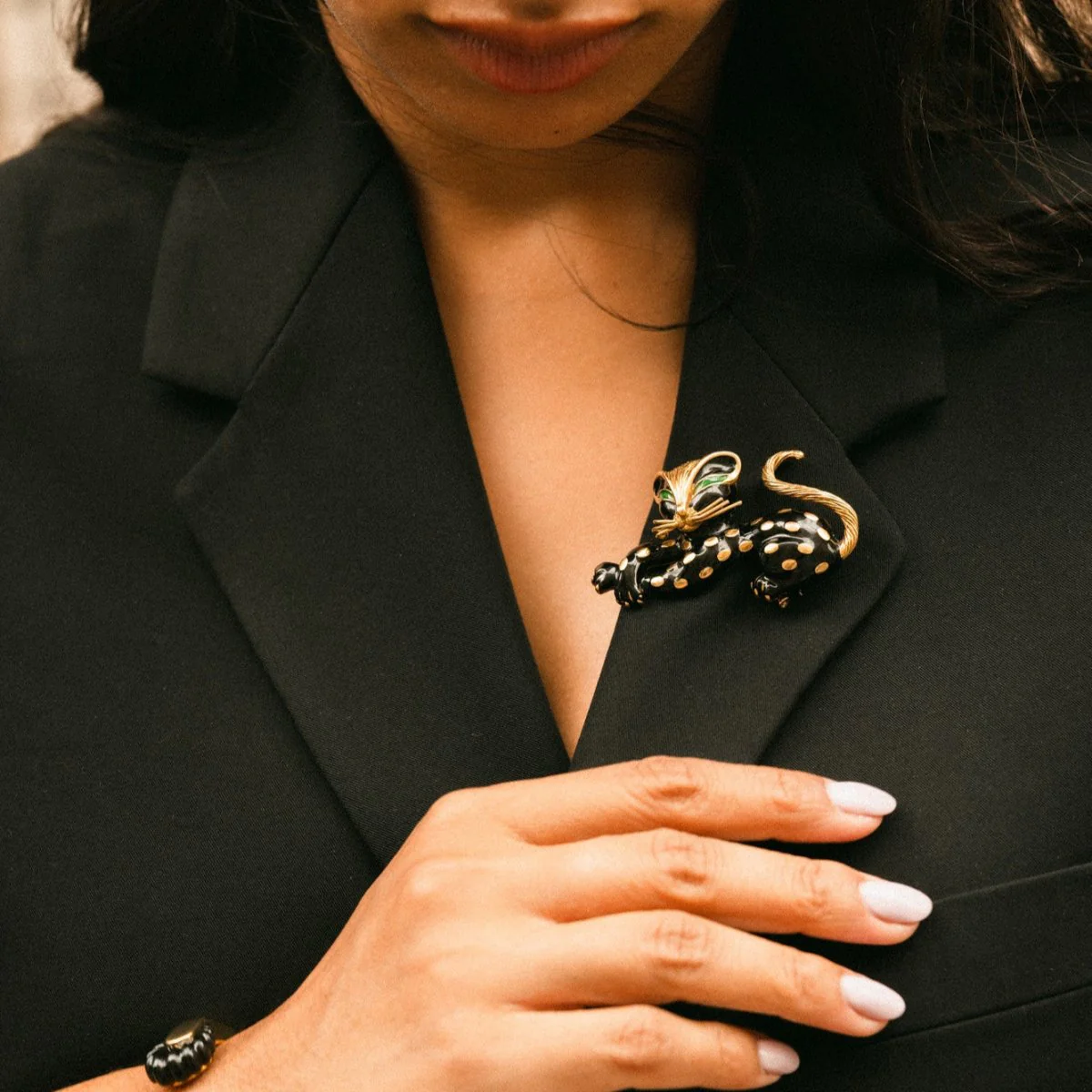 FRED “Panther” brooch in yellow gold and enamel - Image 2