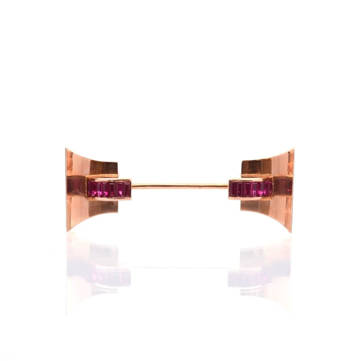 Brooch at yellow gold and ruby