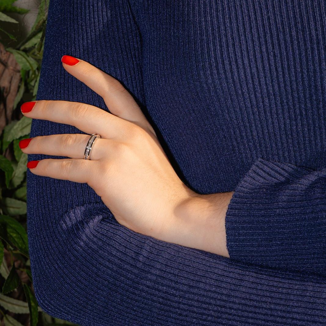 BULGARI "B.zero1" wedding band in white gold and diamonds - Image 2