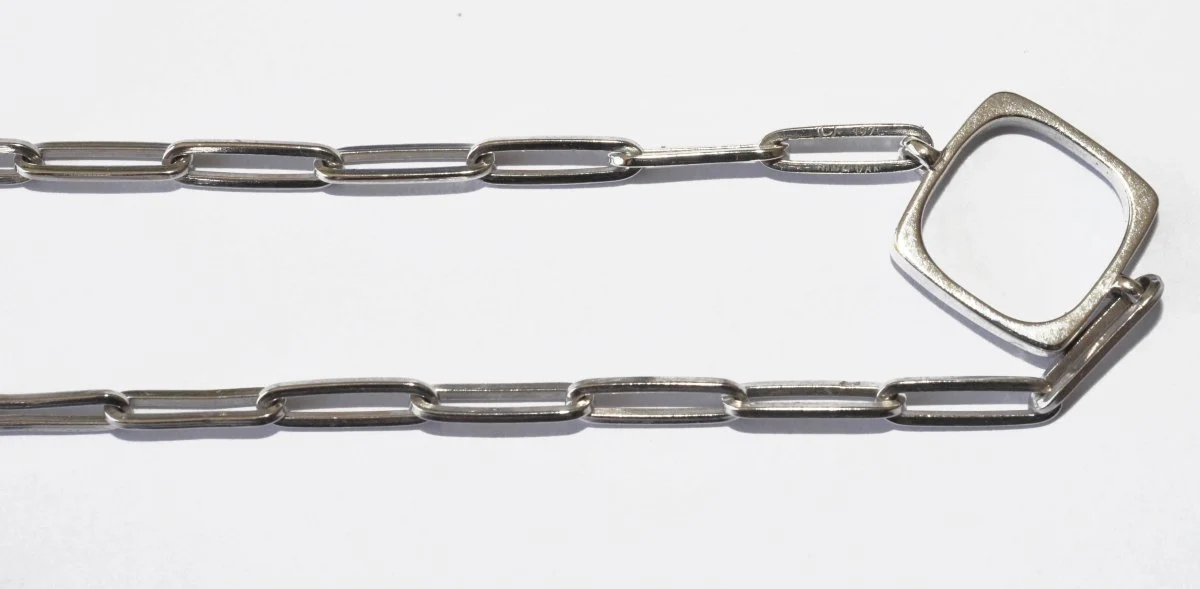 Long necklace signed by the house of Dinh Van print collection - Image 3