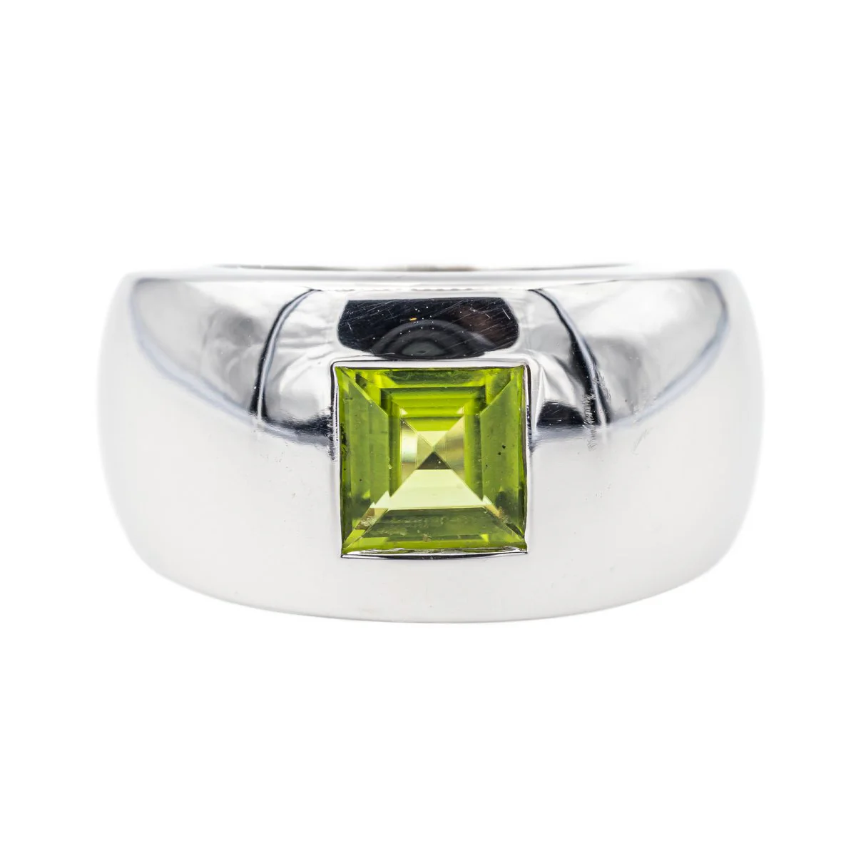 Chaumet Ring Bella Peridot white gold wedding band