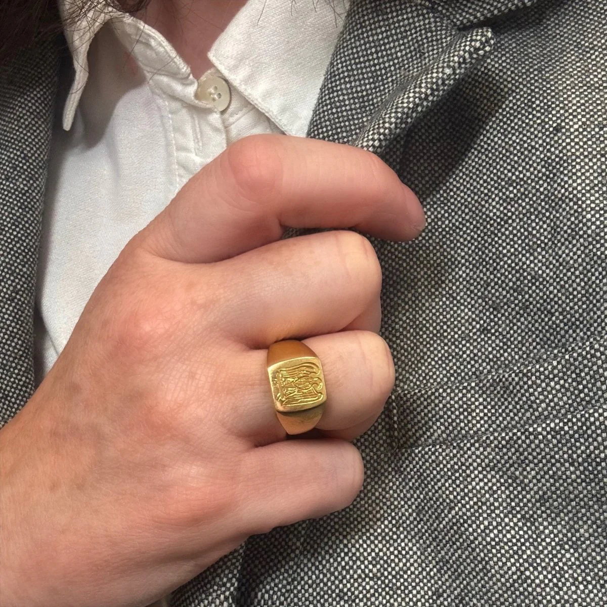 Ring Eagle" signet ring in yellow gold - Image 2