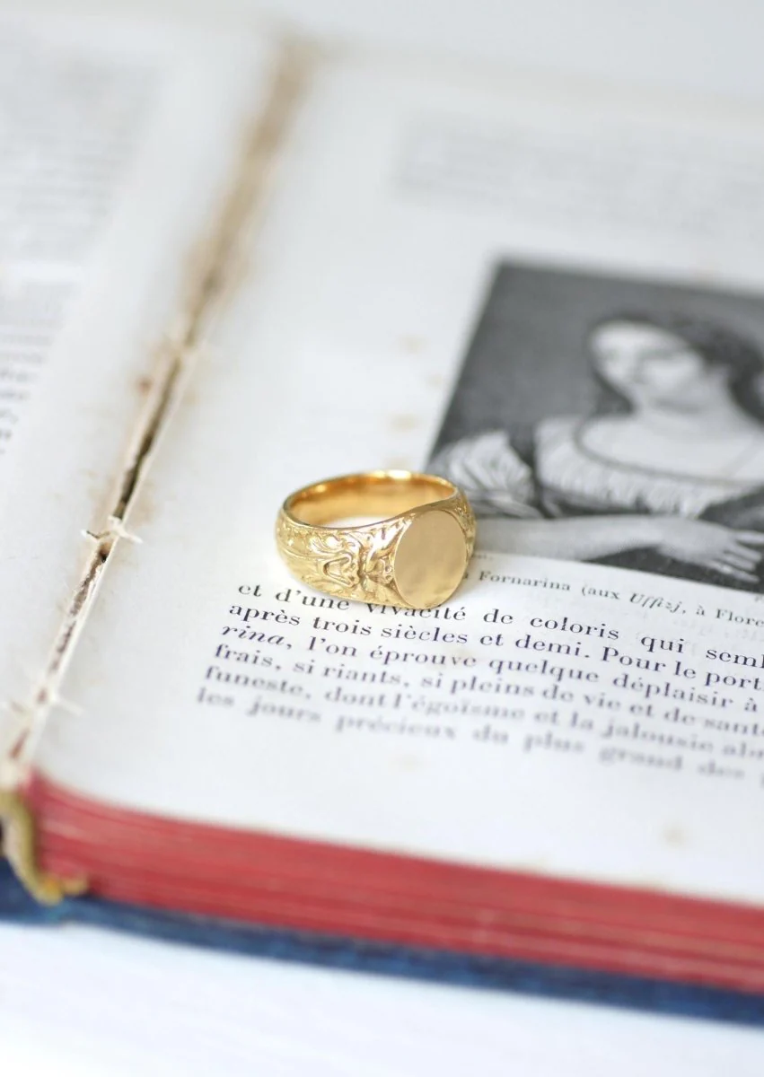 Ring OLD Head of a faun in yellow gold