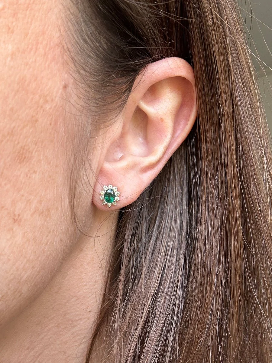 Earrings at white gold, emerald and diamonds - Image 2