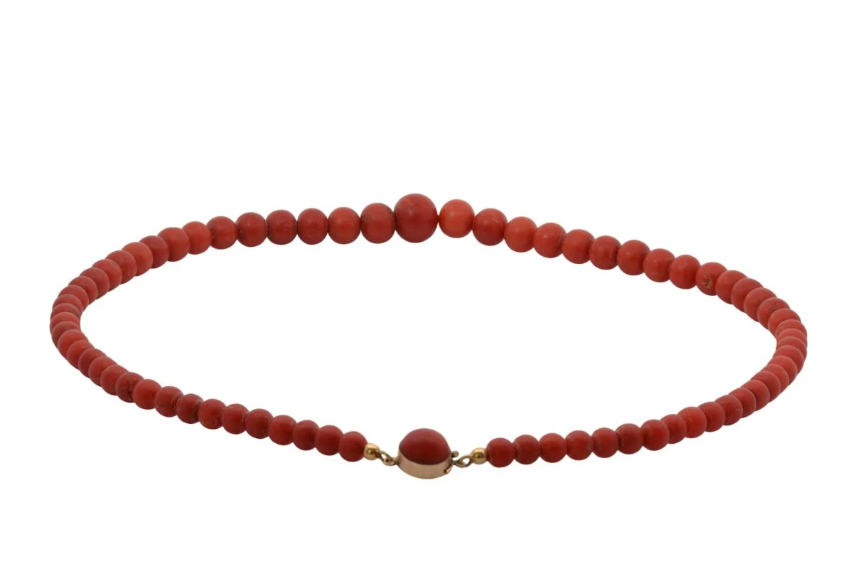 Necklace in yellow gold and coral - Image 3