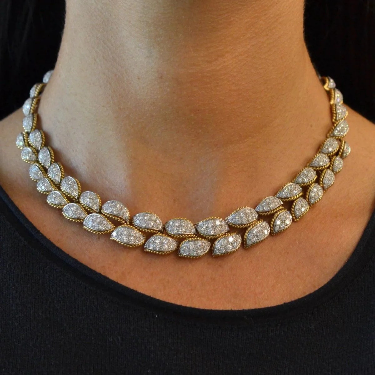 Yellow gold and diamond necklace - Image 2