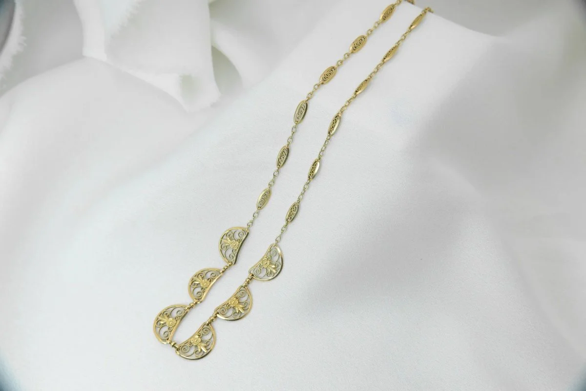 Old filigree mesh necklace in gold - Image 7