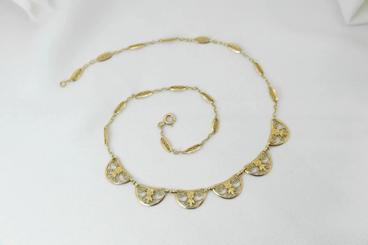 Old filigree mesh necklace in gold - Image 8