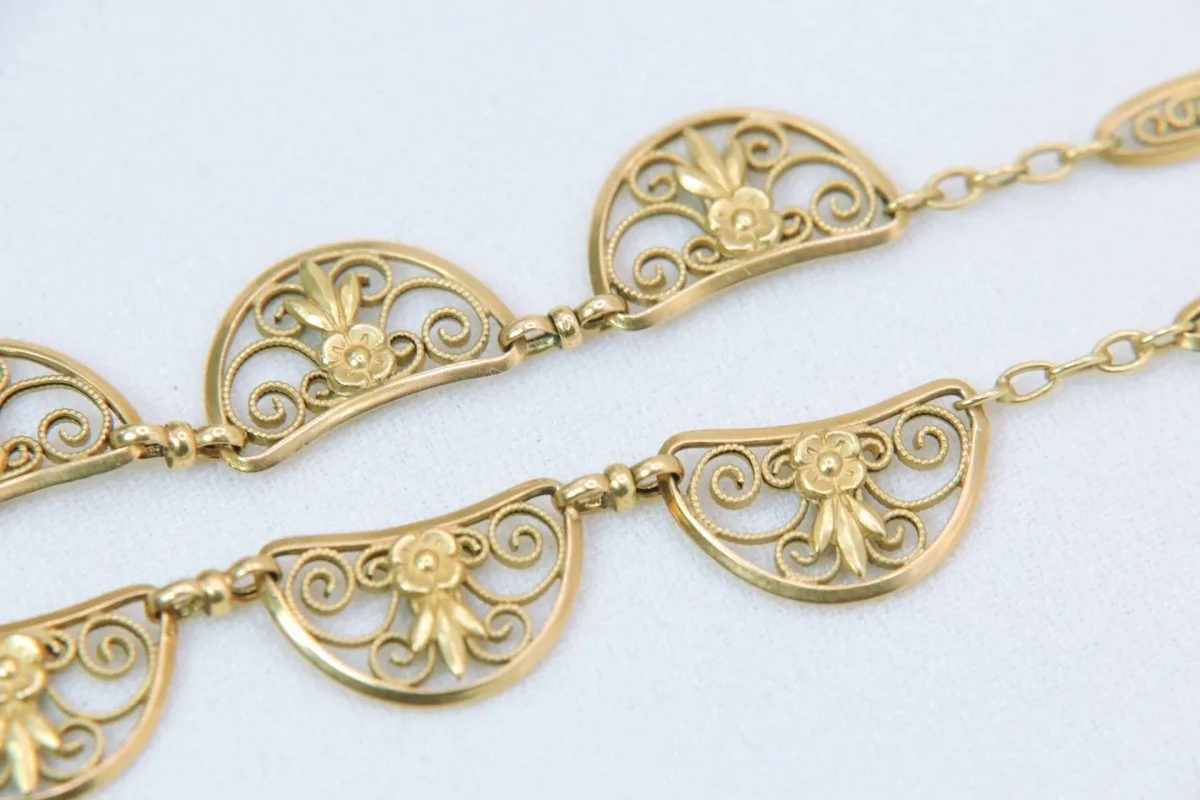 Old filigree mesh necklace in gold - Image 9
