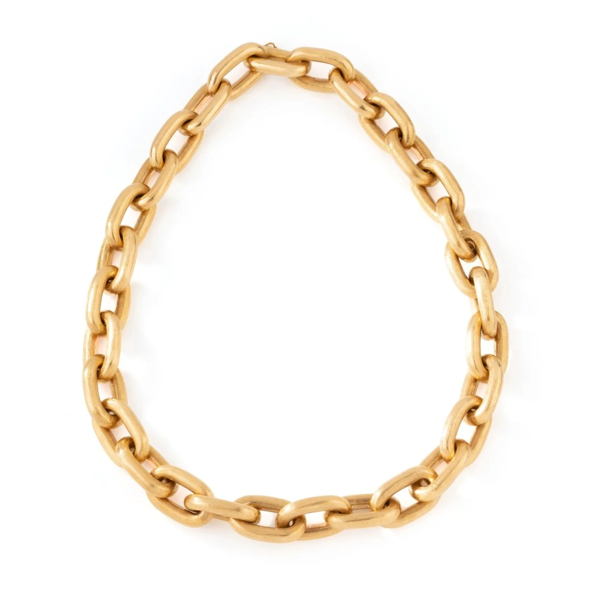 Curb link necklace in yellow gold