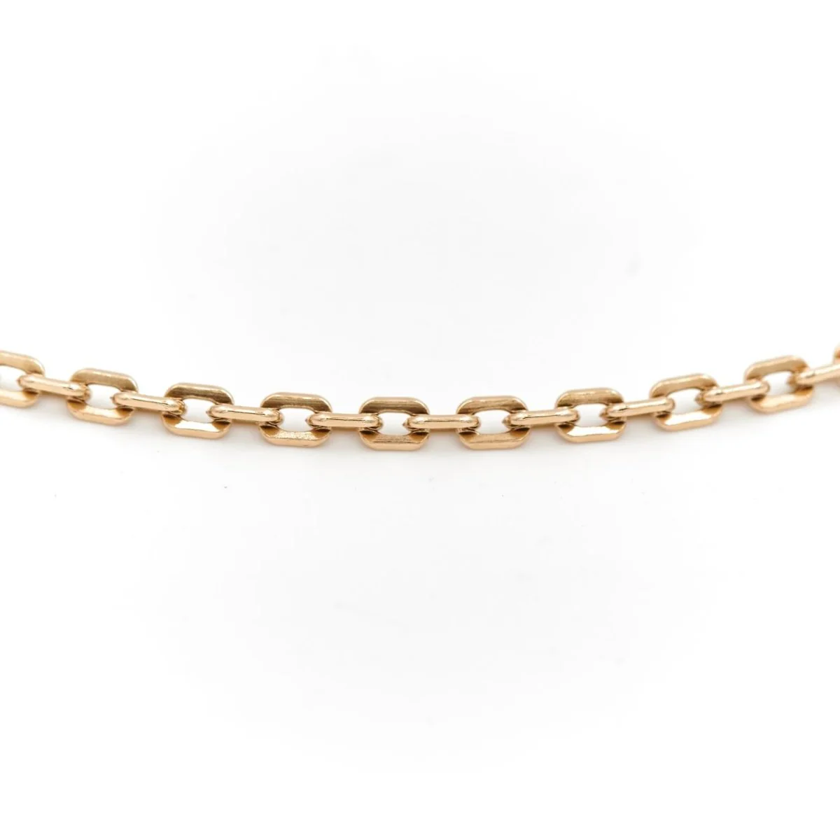 Cable link chain necklace in yellow gold