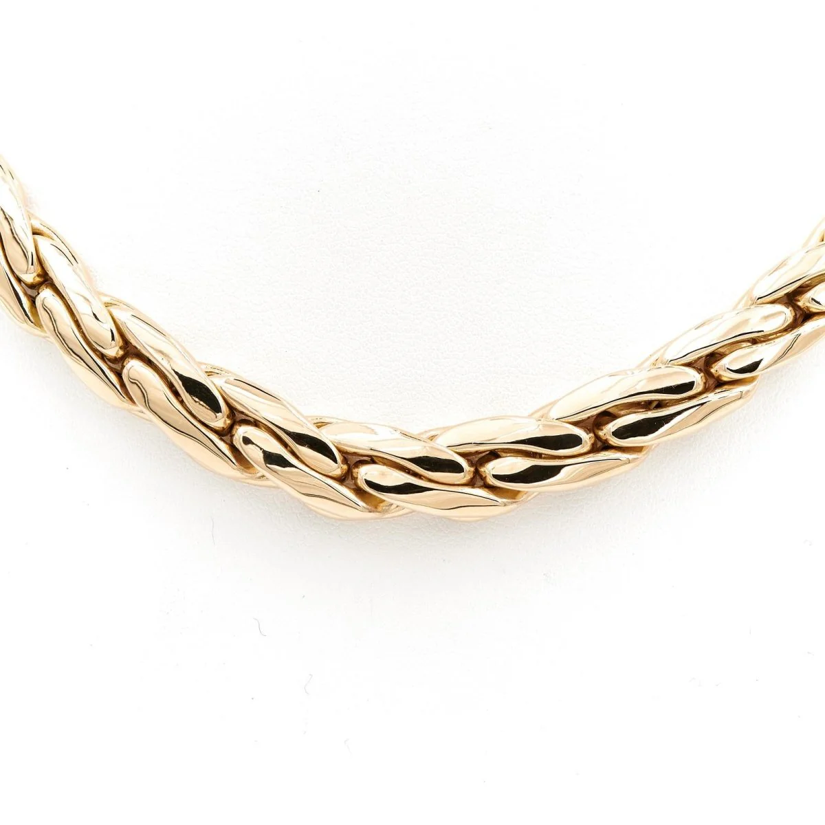 Bean mesh necklace in yellow gold - Image 5