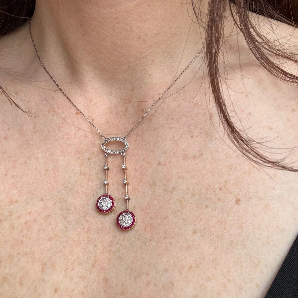 Necklace in white gold and yellow gold with diamonds and rubies - Image 2