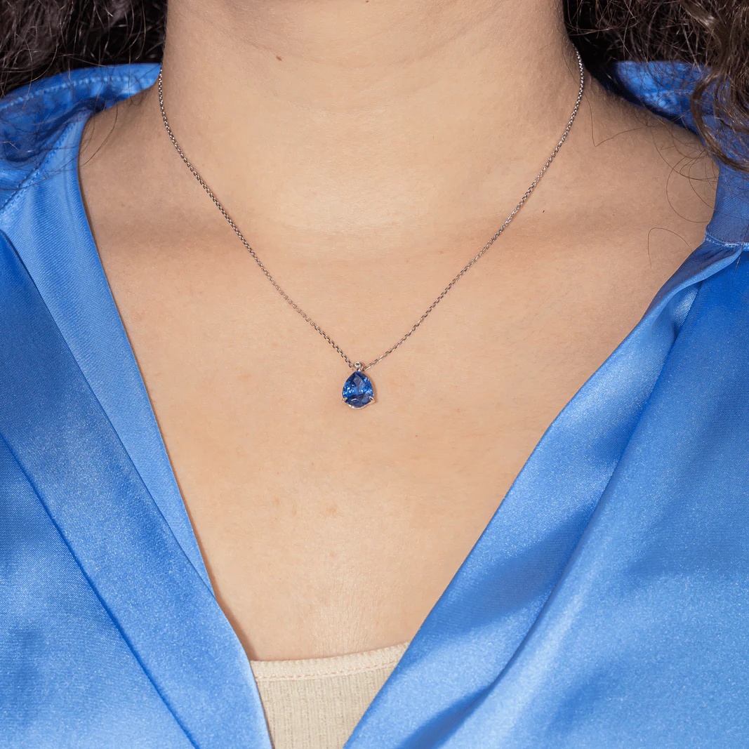 White Gold and Tanzanite Pendant Necklace - Image 2