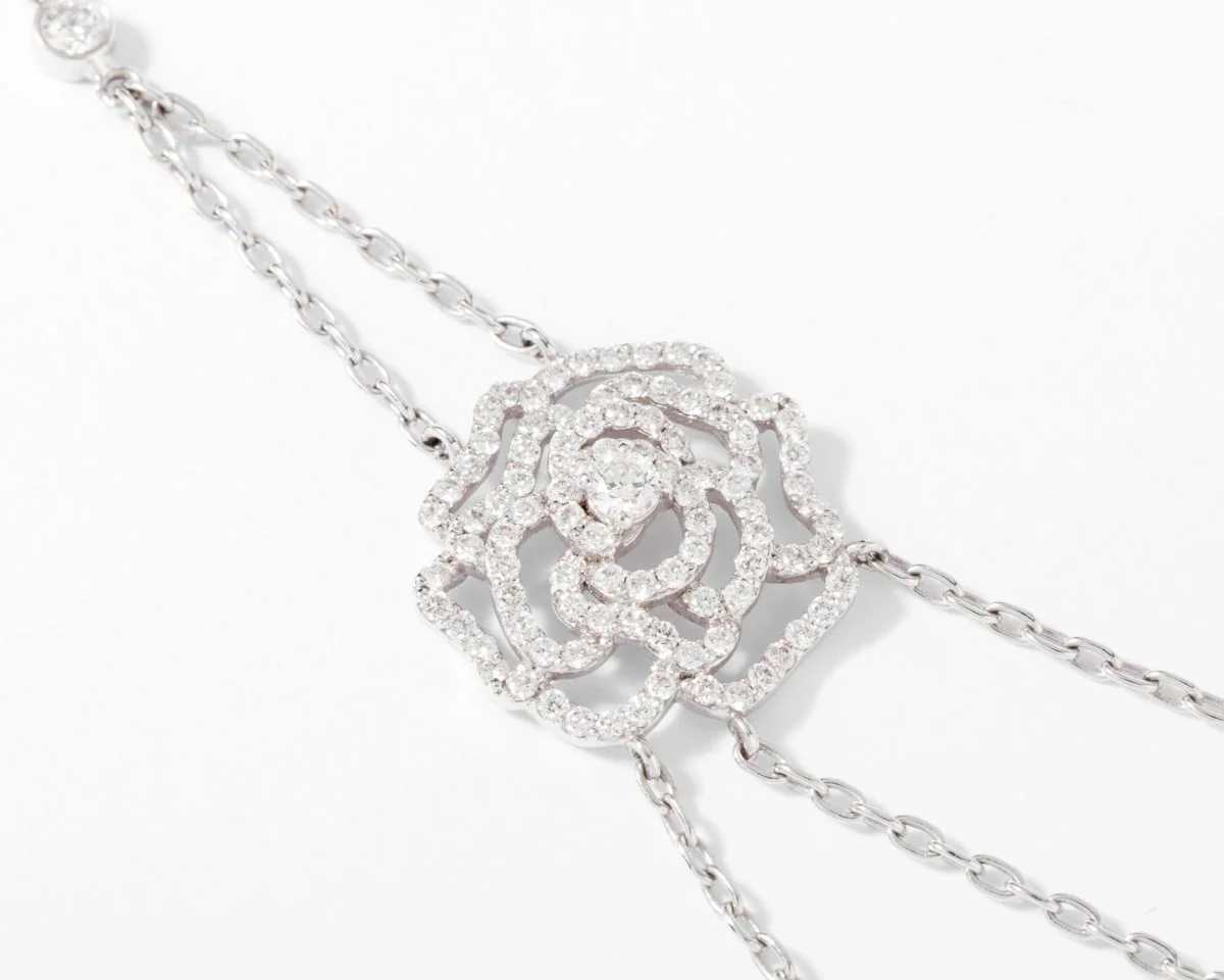 White gold necklace with diamond flower motifs - Image 2