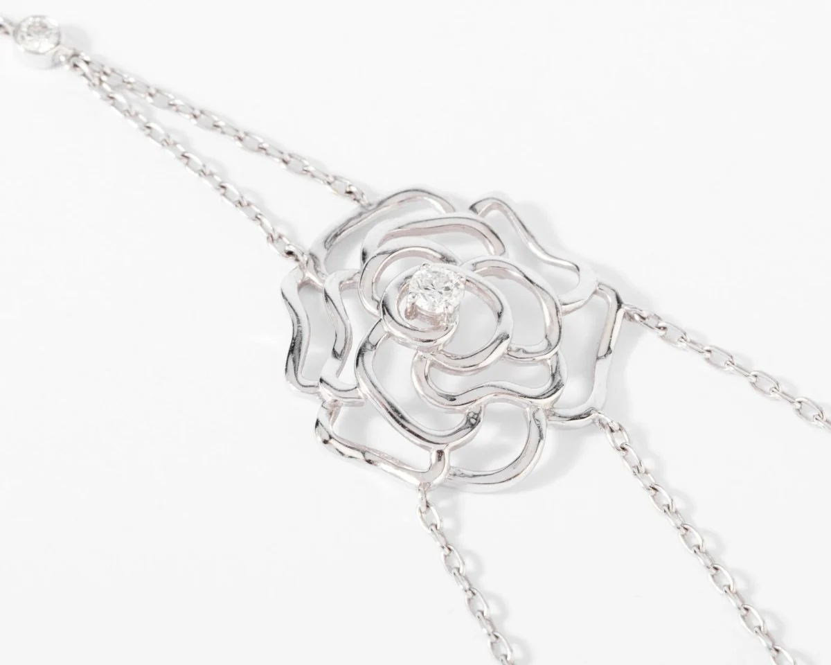 White gold necklace with diamond flower motifs - Image 4