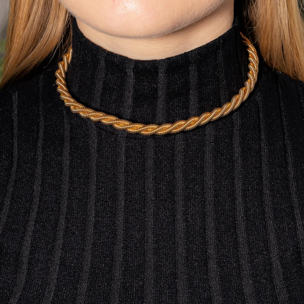Twisted mesh necklace in yellow gold - Image 2