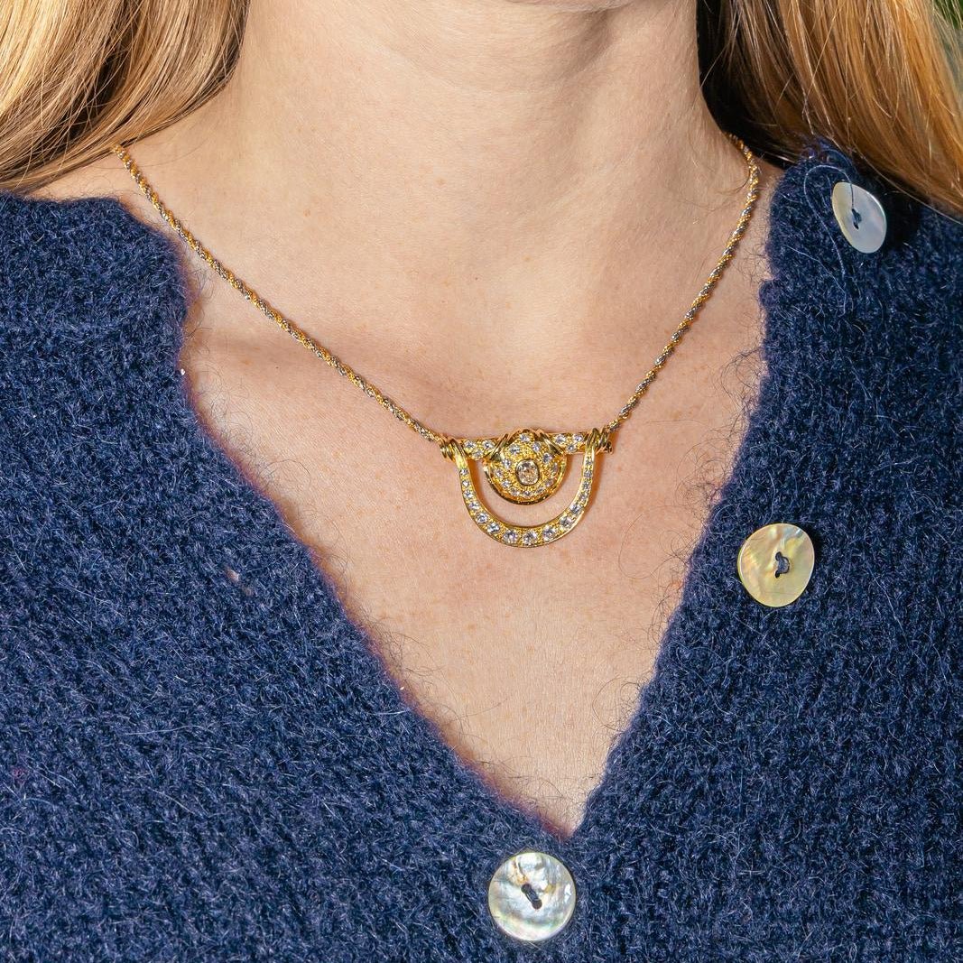 Pendant necklace in yellow gold and diamonds - Image 2