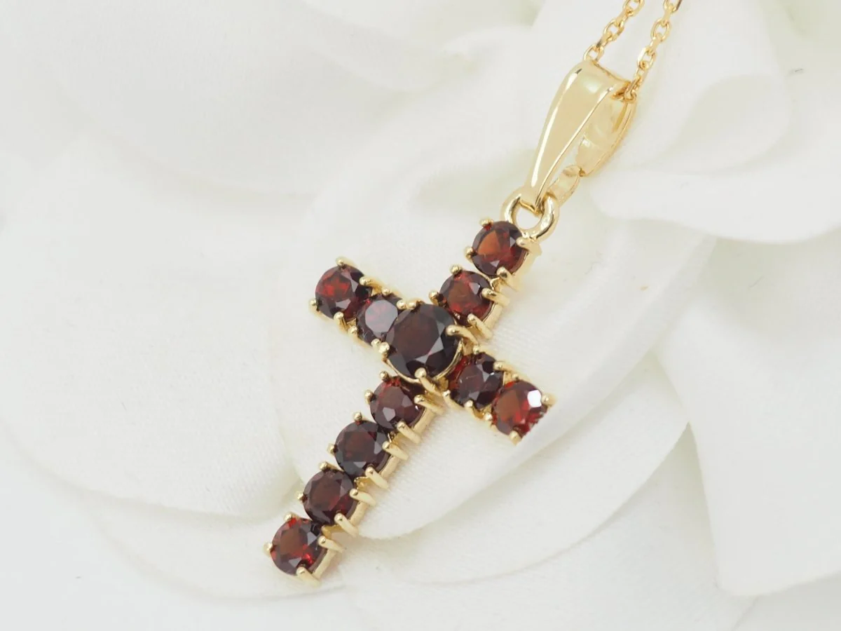 Yellow gold and garnet cross pendant necklace - Image 4