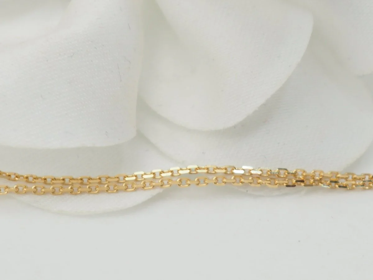Daisy pendant necklace in yellow gold and garnets - Image 9