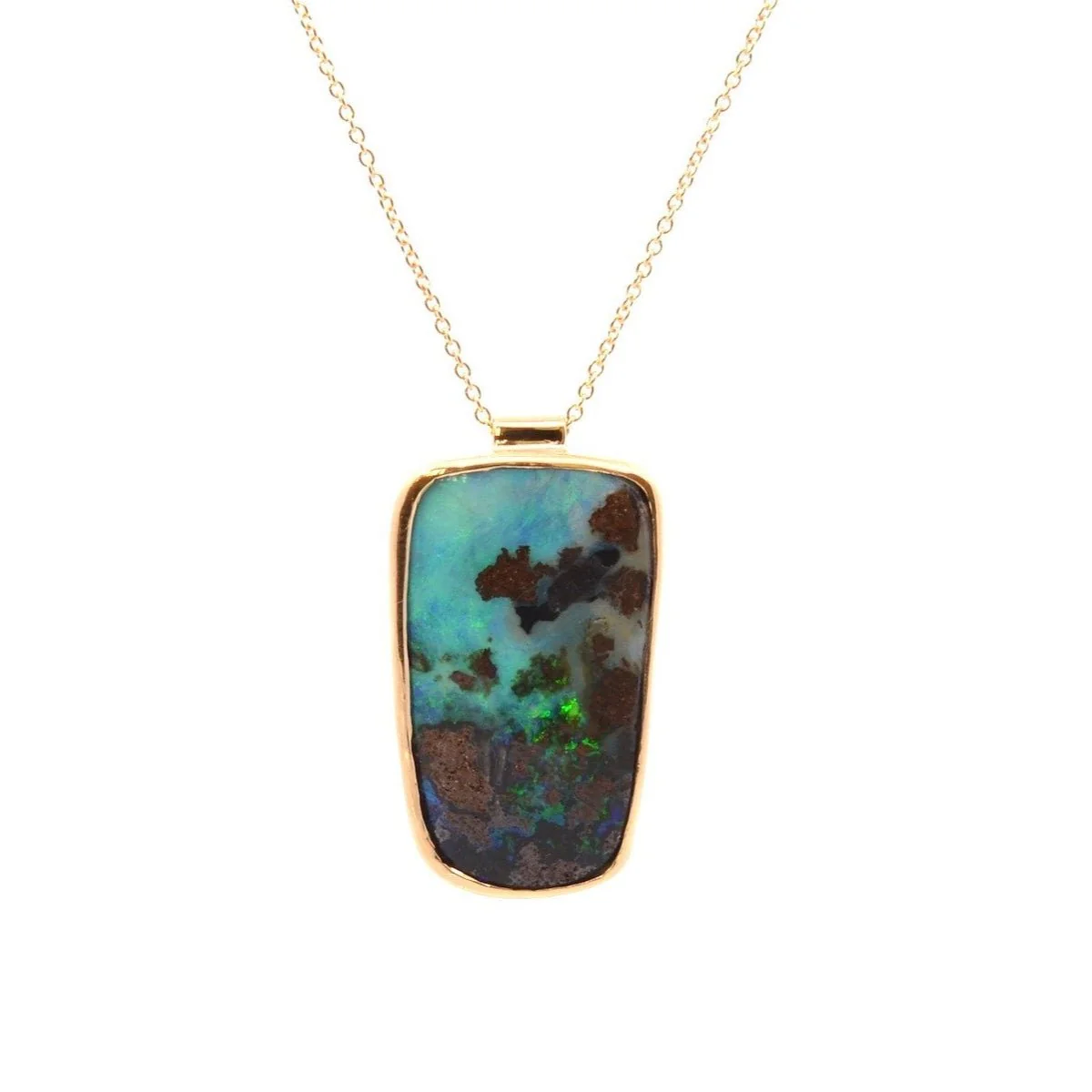 Necklace Pendant in yellow gold and opal