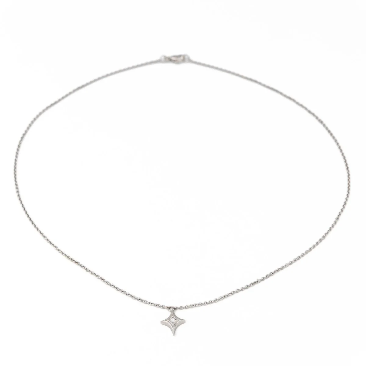Sparkle pendant necklace in platinum and diamonds - Image 2
