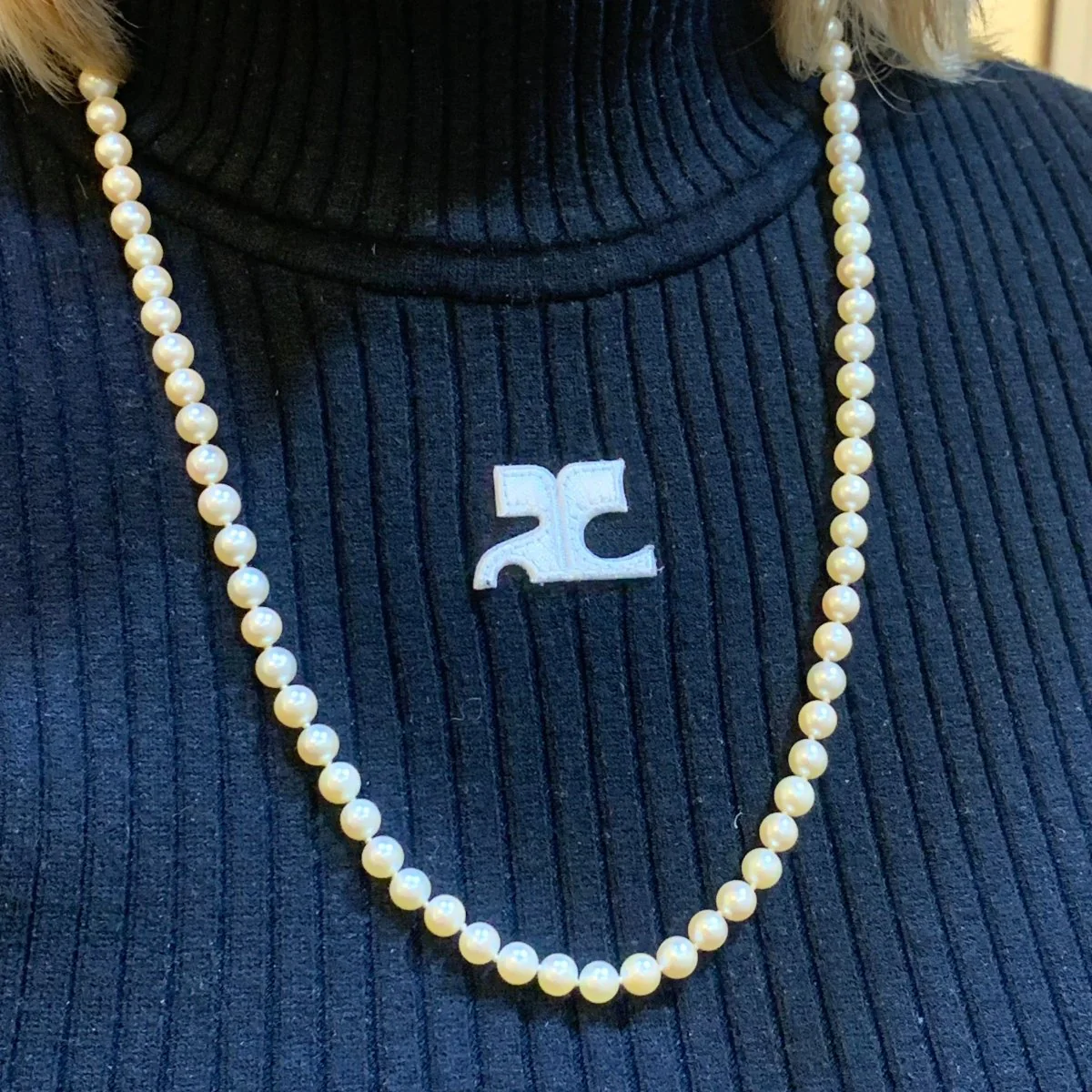 Yellow Gold Pearl Necklace - Image 2
