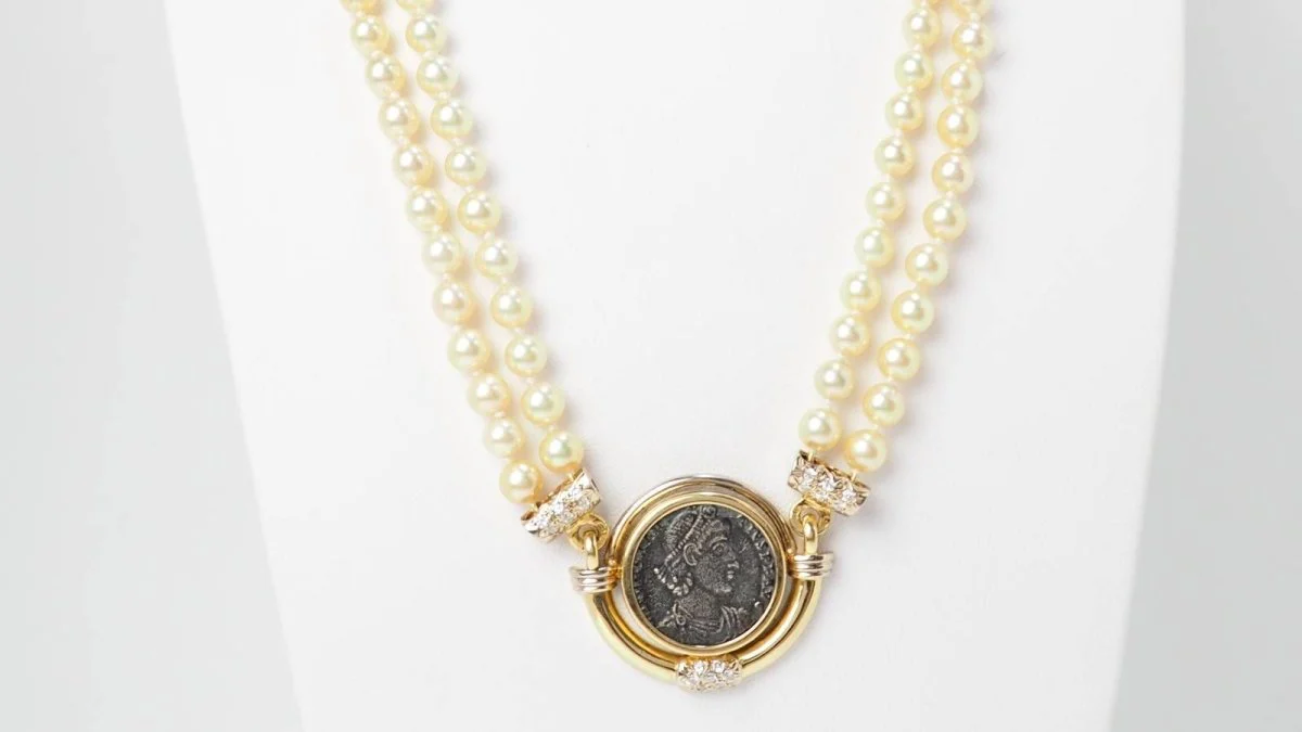 Constance II piece necklace, cultured pearl and diamonds in yellow gold - Image 2
