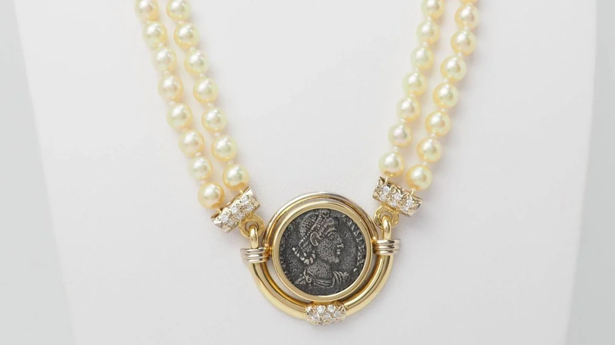 Constance II piece necklace, cultured pearl and diamonds in yellow gold - Image 4