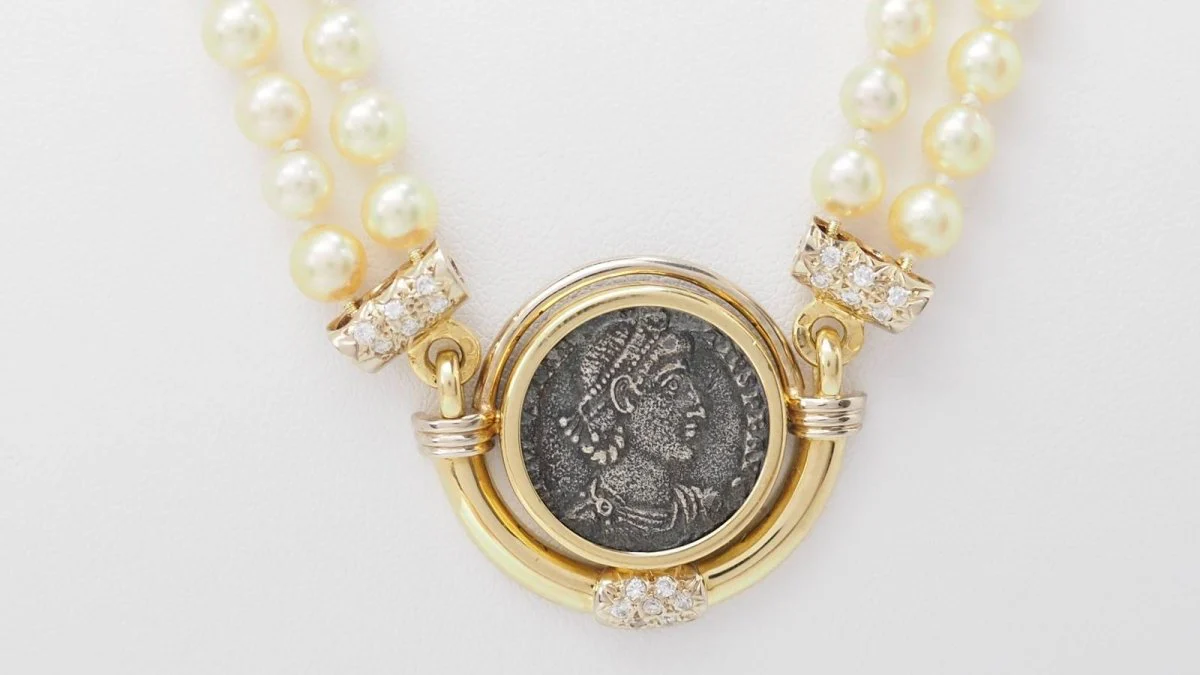 Constance II piece necklace, cultured pearl and diamonds in yellow gold - Image 5
