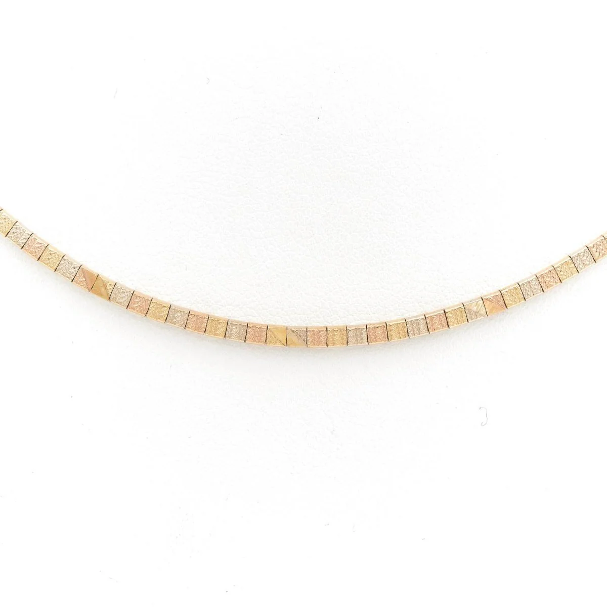 Choker necklace in 3 golds - Image 5