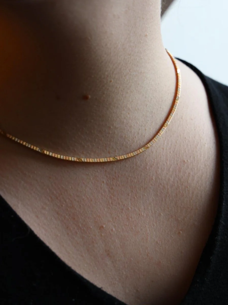 Choker necklace in 3 golds - Image 7