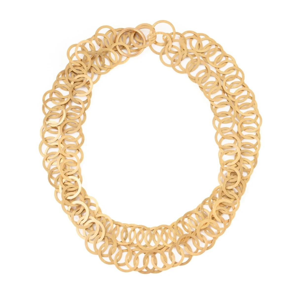 Long necklace in yellow gold