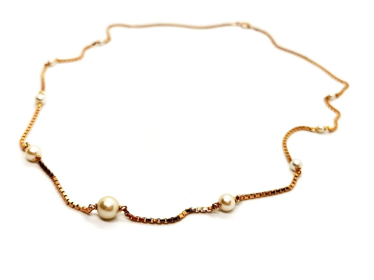 Long necklace in yellow gold and pearls - Image 4