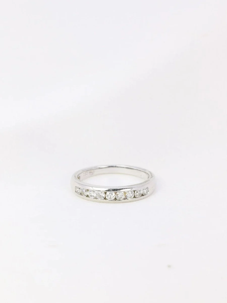 American half wedding ring in white gold and diamonds 0.18 ct