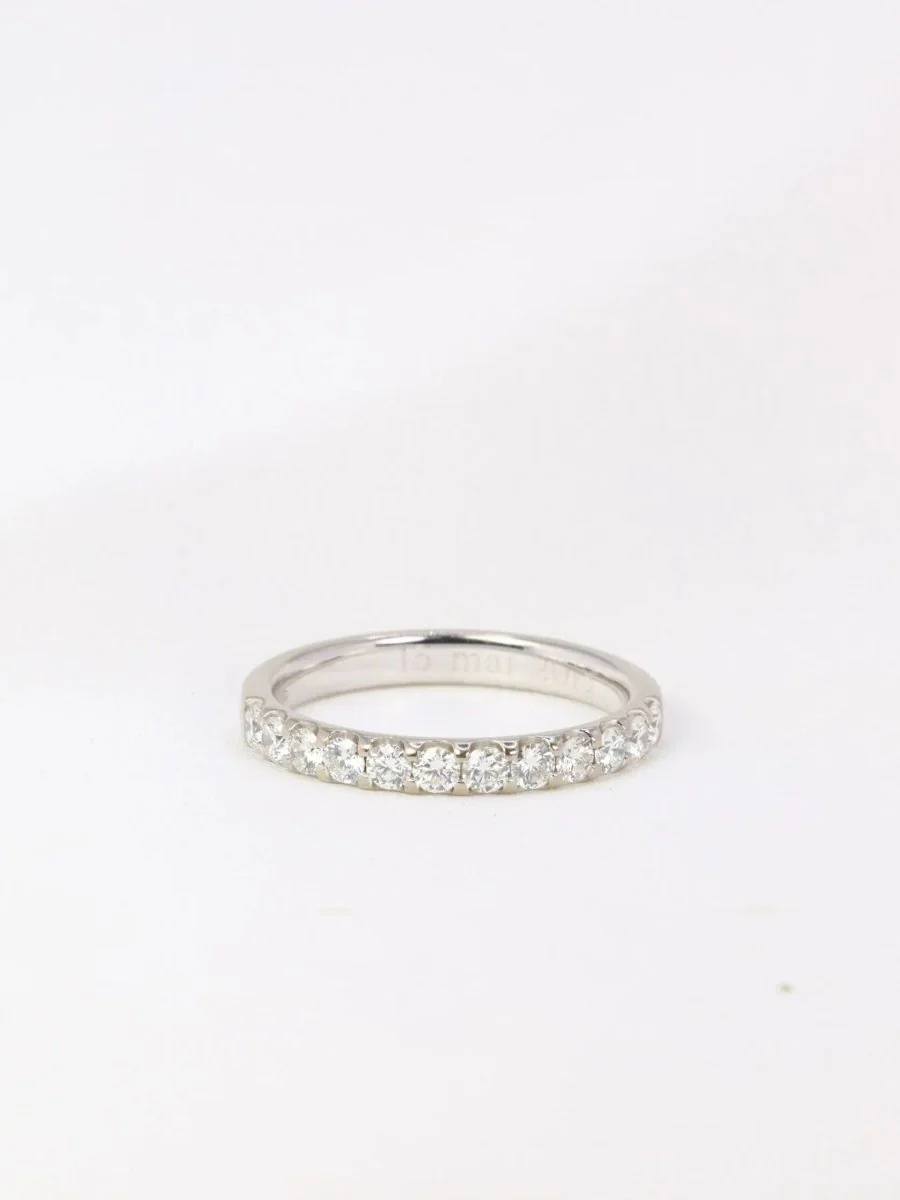 American half wedding ring in white gold and diamonds 0.72 ct