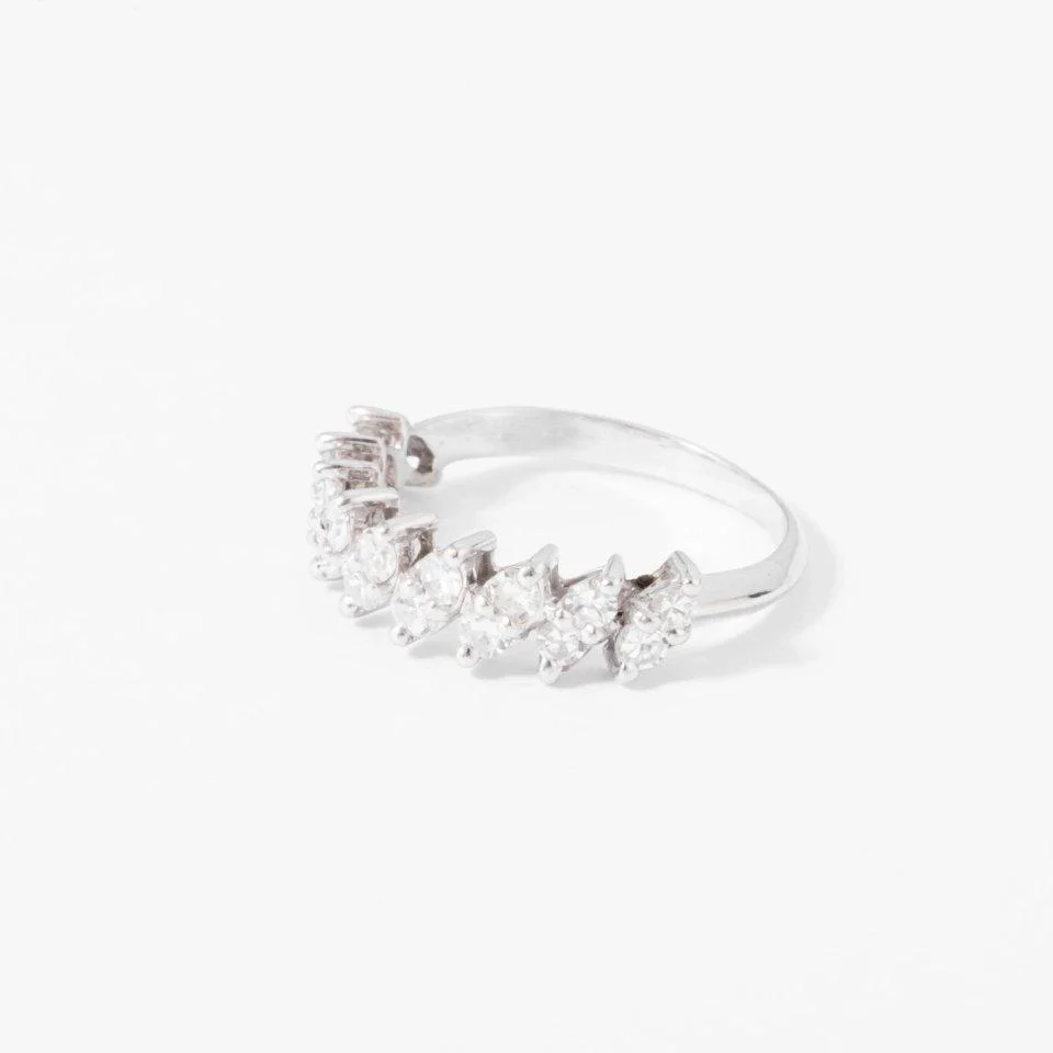 Half wedding ring in white gold and diamond - Image 2
