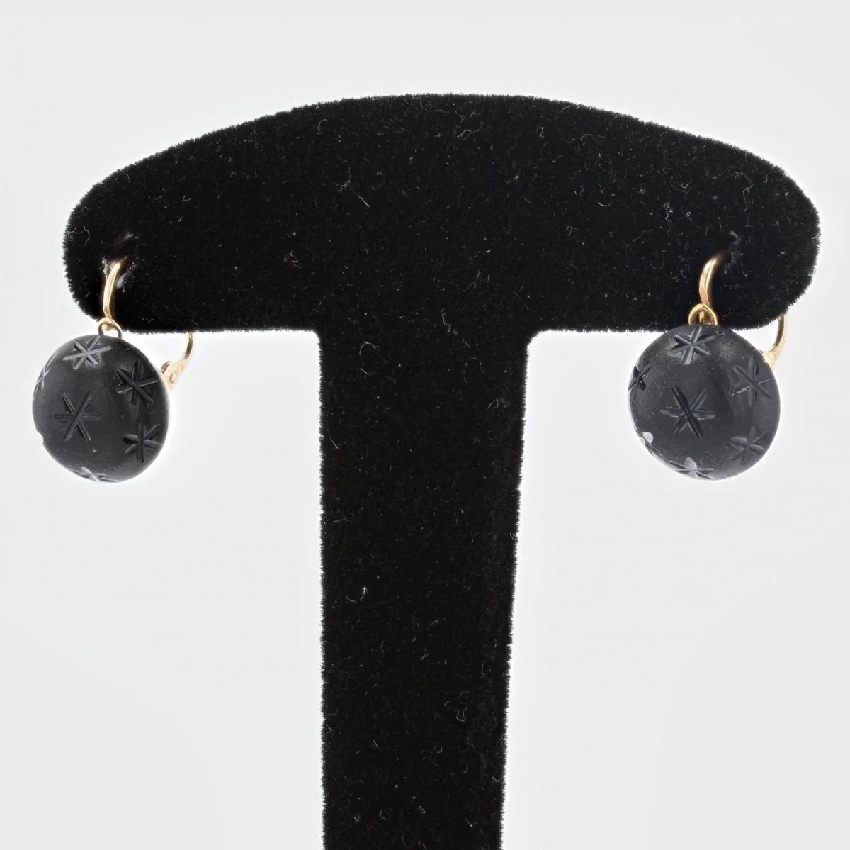 Earrings Sleepers in yellow gold and jet - Image 3