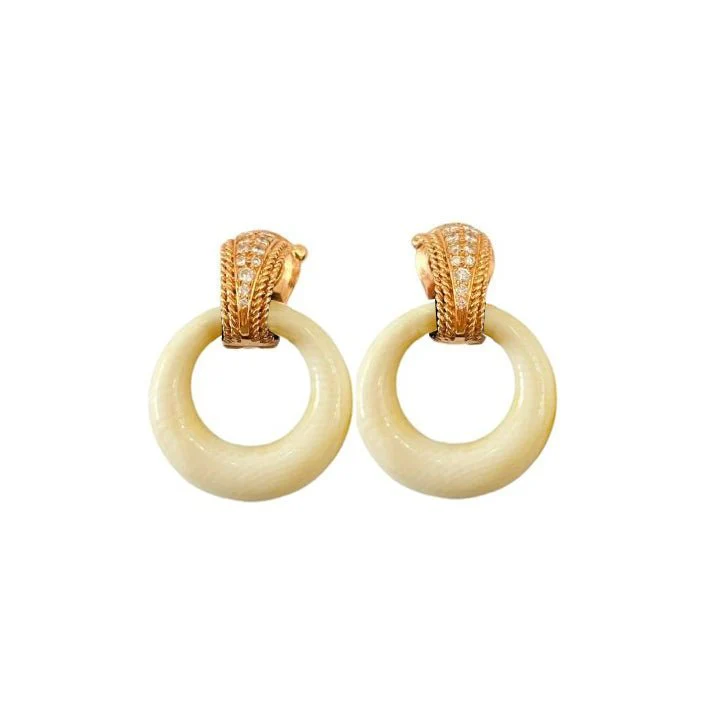 VAN CLEEF & ARPELS interchangeable earrings in yellow gold, onyx, white coral and diamonds - Image 4