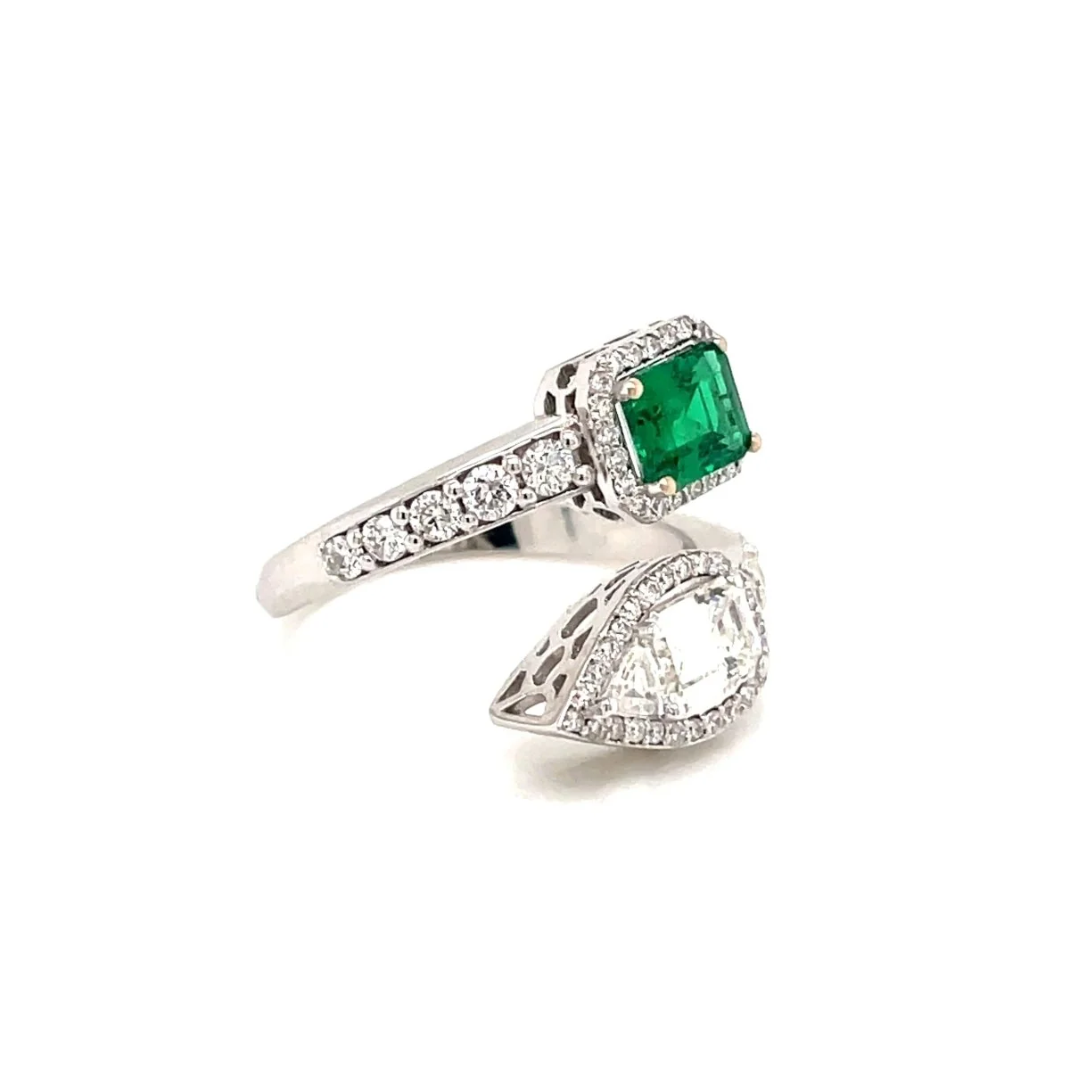 Summer Certified Colombian Emerald Diamond Bypass Gold Ring - Image 5