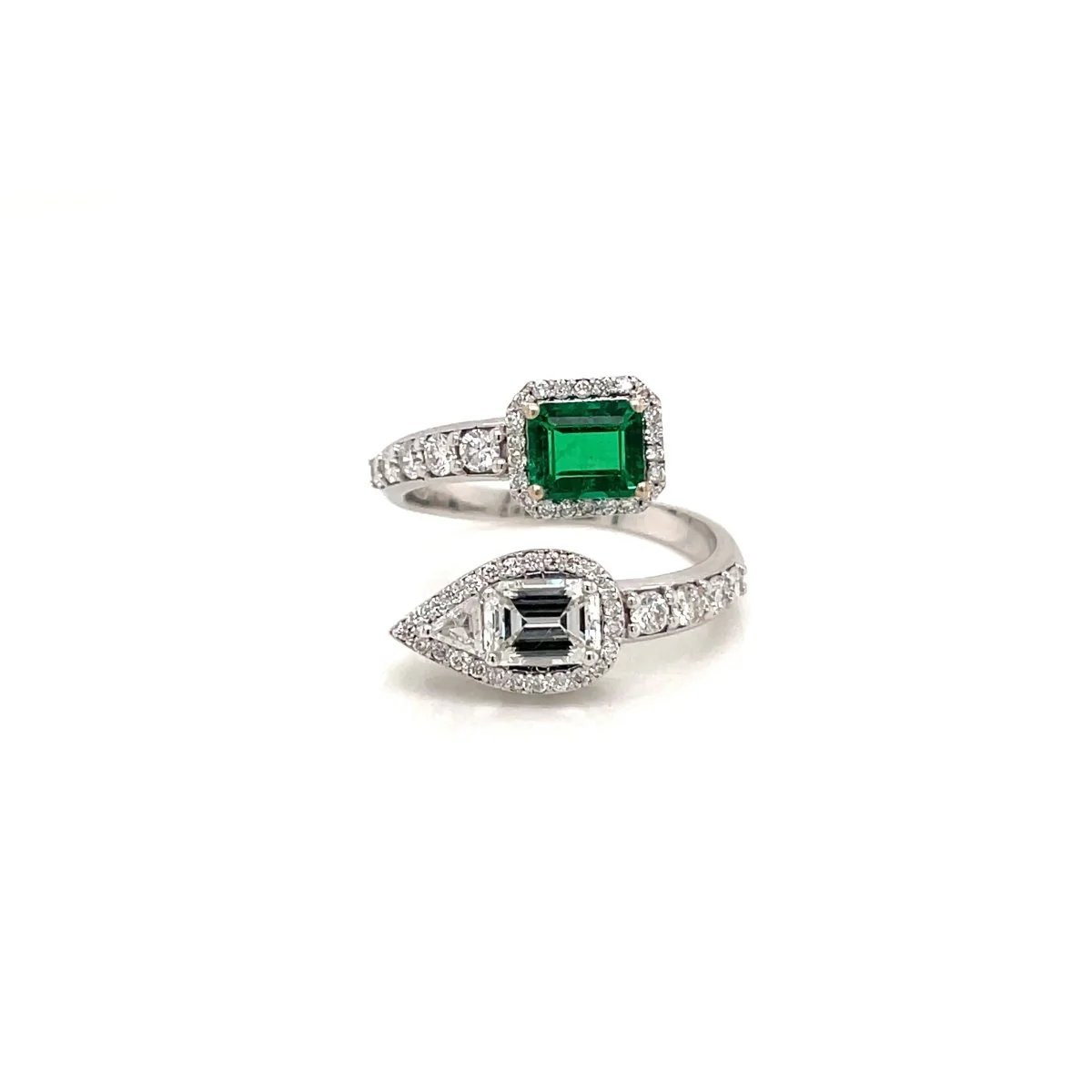 Summer Certified Colombian Emerald Diamond Bypass Gold Ring - Image 7