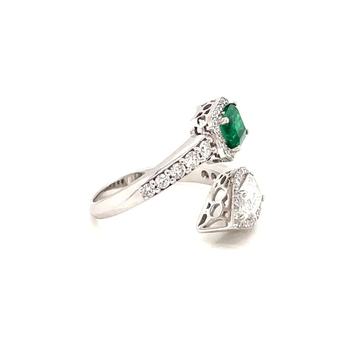 Summer Certified Colombian Emerald Diamond Bypass Gold Ring - Image 9