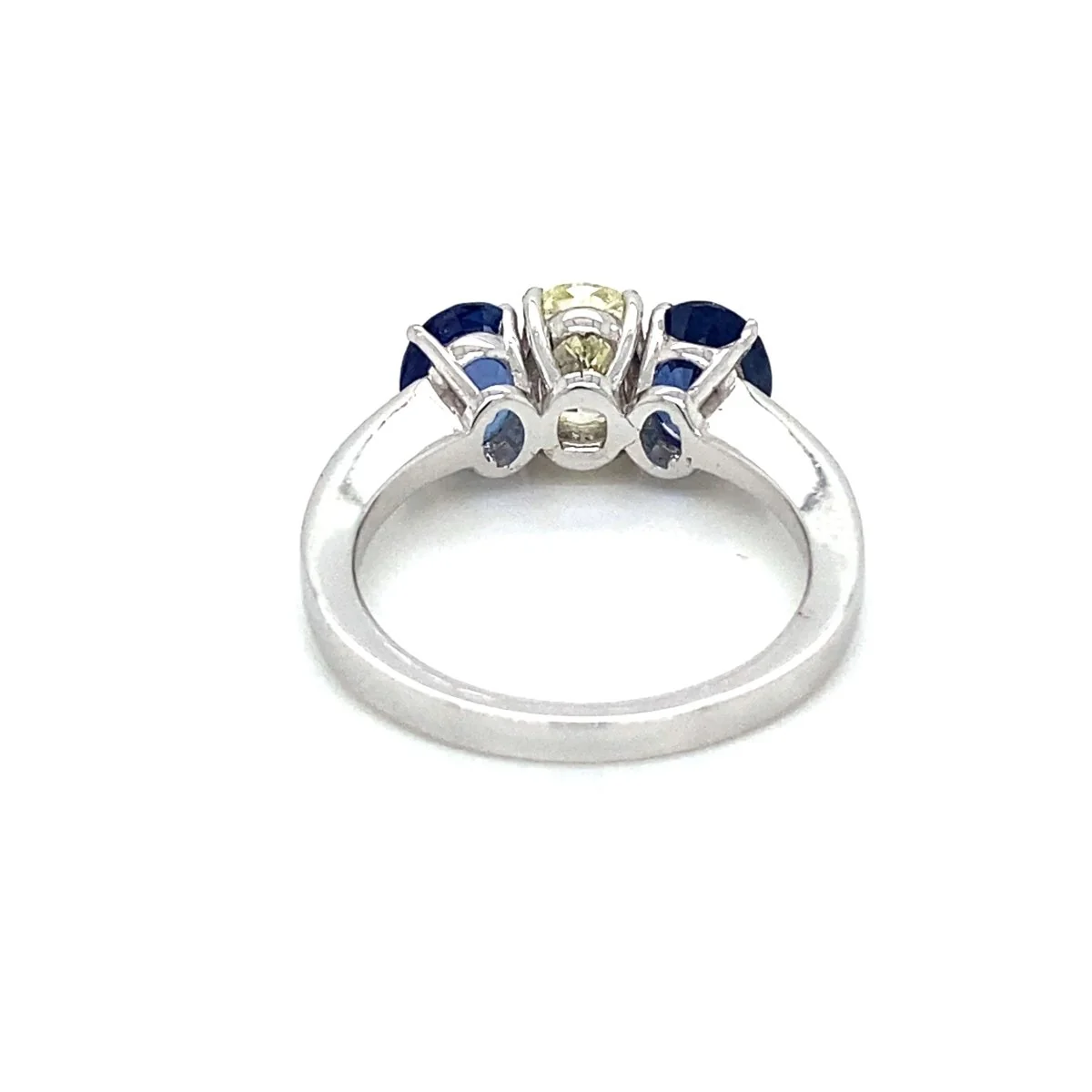 Gold summer ring with diamond and sapphire - Image 8