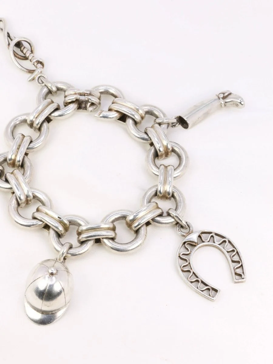 Gaétan de Percin (attributed to HERMES) Silver bracelet and horse-racing theme charms - Image 5