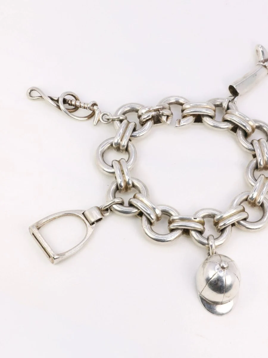 Gaétan de Percin (attributed to HERMES) Silver bracelet and horse-racing theme charms - Image 6