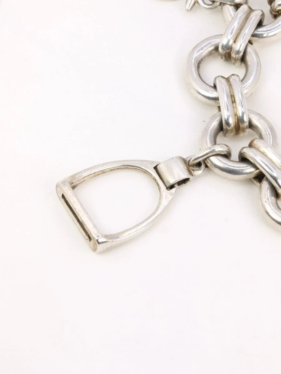 Gaétan de Percin (attributed to HERMES) Silver bracelet and horse-racing theme charms - Image 7