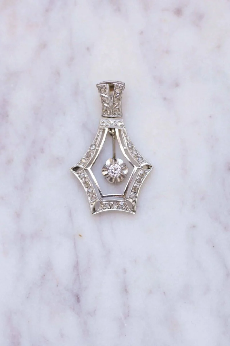 Large Art Deco pendant in white gold and diamonds - Image 4