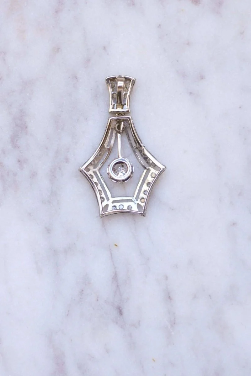 Large Art Deco pendant in white gold and diamonds - Image 7