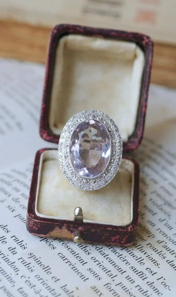 Grande Ring Art Deco Amethyst and diamonds